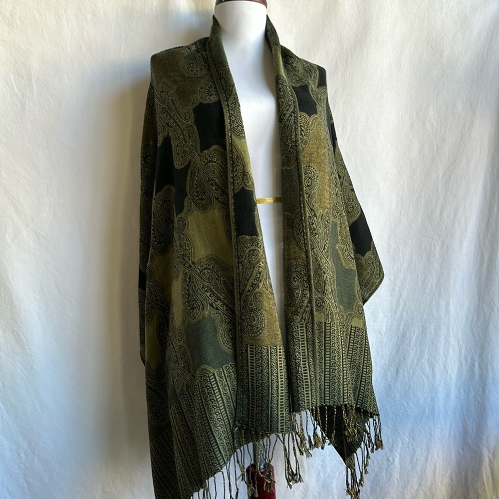 ‘90s Indian paisley abstract fringe shawl boho scarf